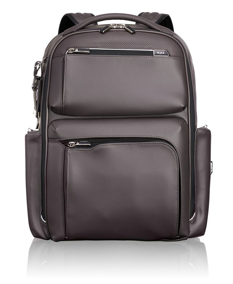 Tumi トゥミ Arrive ブラッドリー レザー バックパック を格安で販売